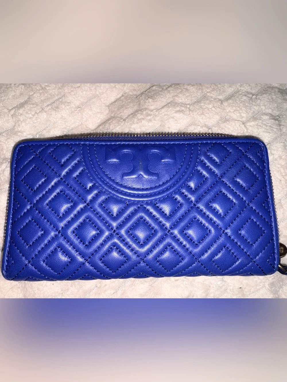 Tory Burch Quilted Zip wallet in Royal Blue EUC